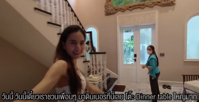 ส่องห้องพัก พลอย ชิดจันทร์  นอนคืนละ 100,000