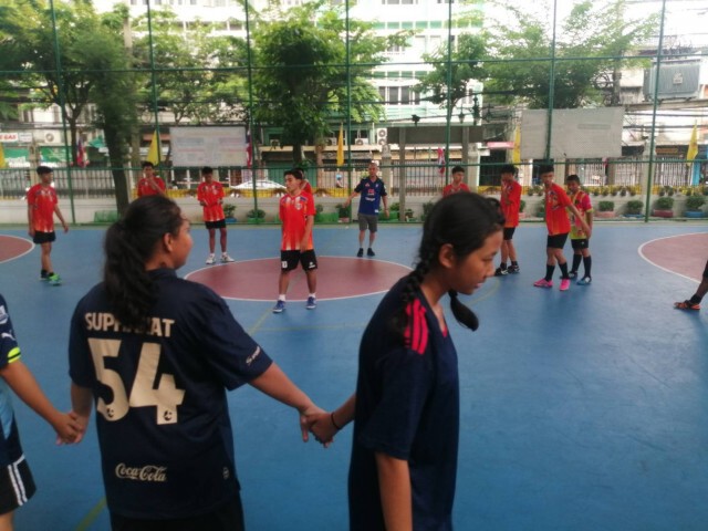 "เพจเรนโบว์"สานต่ออบรมทักษะ"ฟุตซอล"