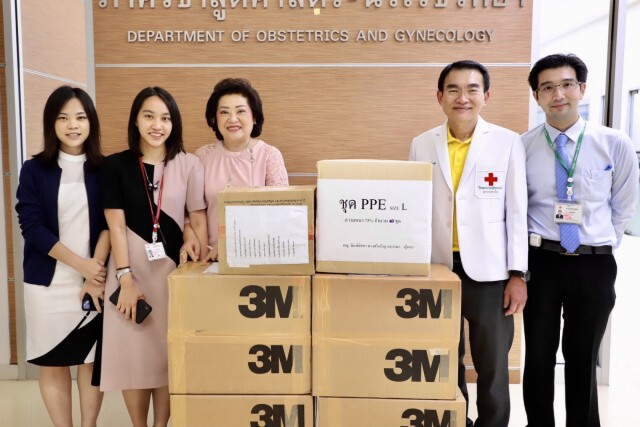 "ส.ส.ศิลัมพา"บริจาคหน้ากาก N 95 ให้รพ.จุฬา