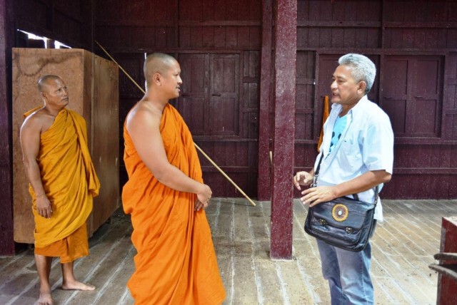 ฝูงค้างคาวบุกวัดเก่าโบราณนครพนม