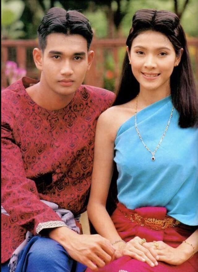 อดีตพระเอกคู่ขวัญ "เอกรัตน์" ส่งดอกไม้ช่อโต ให้กำลังใจ "นิ้ง"
