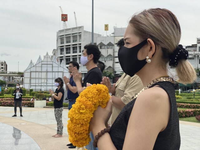 ชมรมพระเจ้าตาก ลั่น.!  อ.เรนนี่ ต้องขอขมา