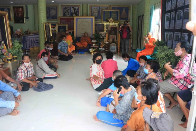 ชาวบ้านรวมขับไล่สมภารวัดเกาะแก้ว