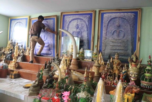 ชาวบ้านรวมขับไล่สมภารวัดเกาะแก้ว