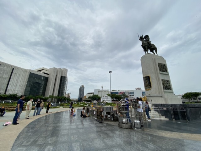 ชมรมพระเจ้าตาก ลั่น.!  อ.เรนนี่ ต้องขอขมา