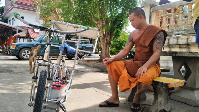 พระทำ"จักรยานโซลาเซลล์"ให้ญาติโยมใช้มาวัด