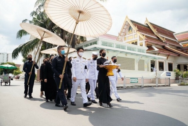 'แต้ว ณฐพร' อาลัย ส่งพ่อครั้งสุดท้าย พระราชทานเพลิงศพ 'คุณพ่อณรงค์'