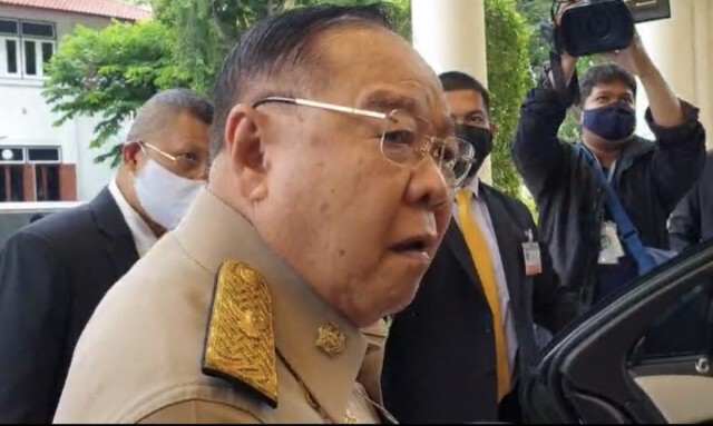"บิ๊กป้อม"โอด"ตายก่อนพอดี"หลัง"บิ๊กจิ๋ว"เชียร์อยู่ต่อ 10 ปี