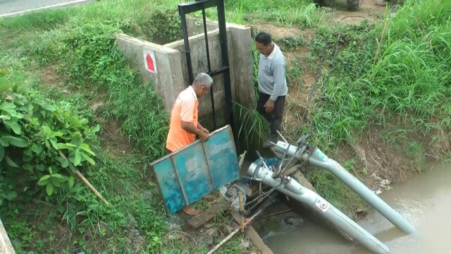 สูบน้ำเข้านาข้าวระยะทางเกือบ2กม.