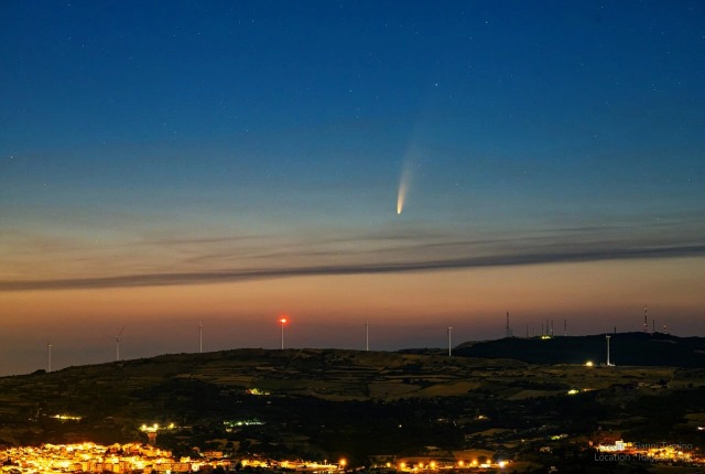 ดาวหางนีโอไวส์โคจรใกล้โลกสุดในรอบ7พันปี ทั่วโลกแห่ชมความงาม