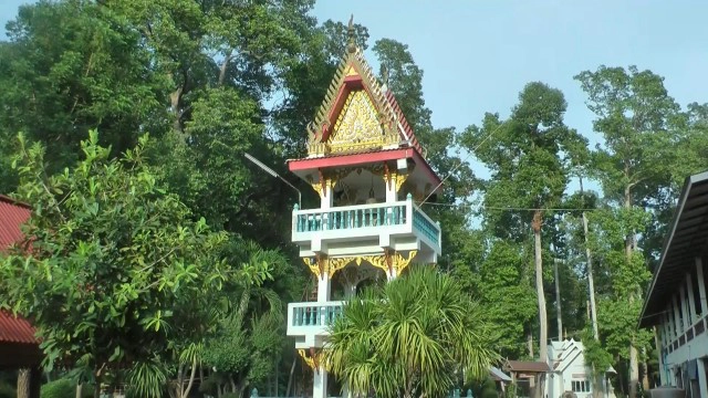 สืบสานประเพณี "ตีกลองตีระฆังย่ำค่ำ"