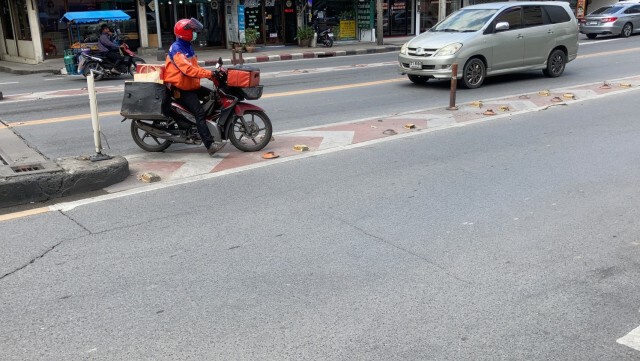 ฟังความ 2 ฝ่าย คลิปด่านตร.พระโขนง กระชากจยย.ประชาชน