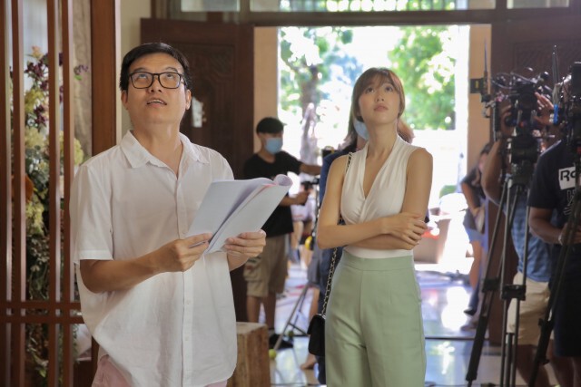 แก้ว จริญญา ถอดสายน้ำเกลือปุ๊บลุยงานทันที