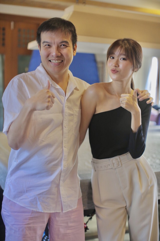 แก้ว จริญญา ถอดสายน้ำเกลือปุ๊บลุยงานทันที