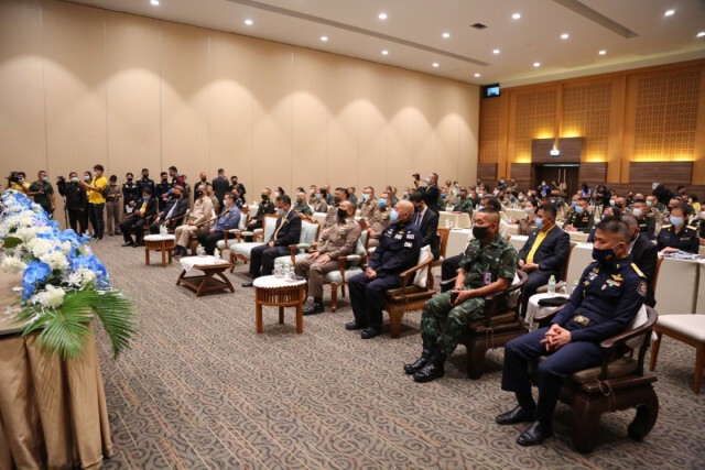"สมศักดิ์" อุบไต๋จับตา 3 มิตรแถลงเร็วๆนี้