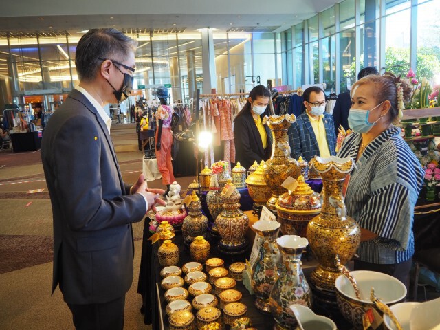 อุตฯ เปิด 'ตลาดนัดดารา' คาดเงินสะพัดกว่า 15 ล้านบาท