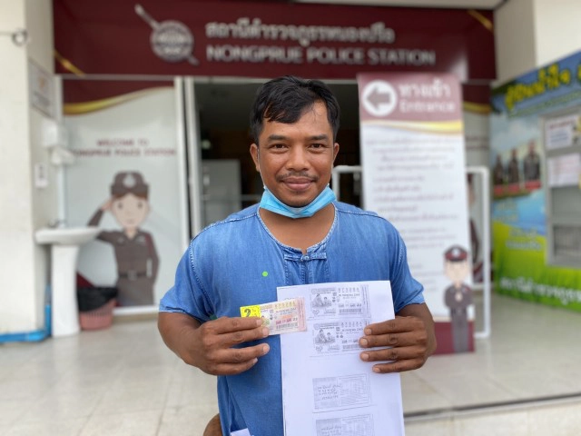 แม่ค้าล็อตเตอรี่ย่านสำโรงโพสต์คนถูกหวยชุด 90 ล.บ.