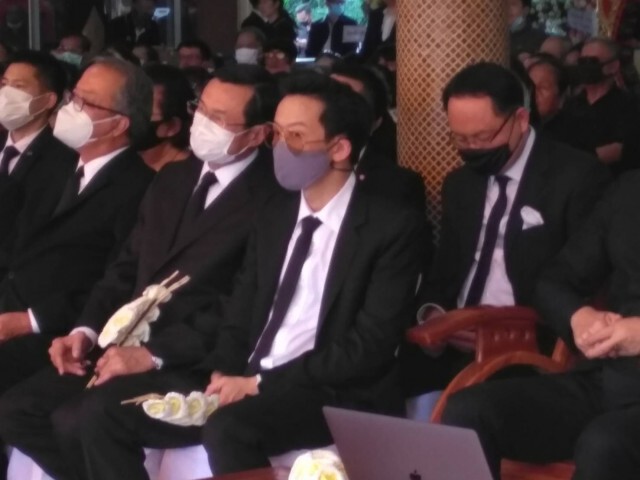 ปล่อยตัวชั่วคราว"ณัฐวุฒิ"ร่วมงานศพพ่อ