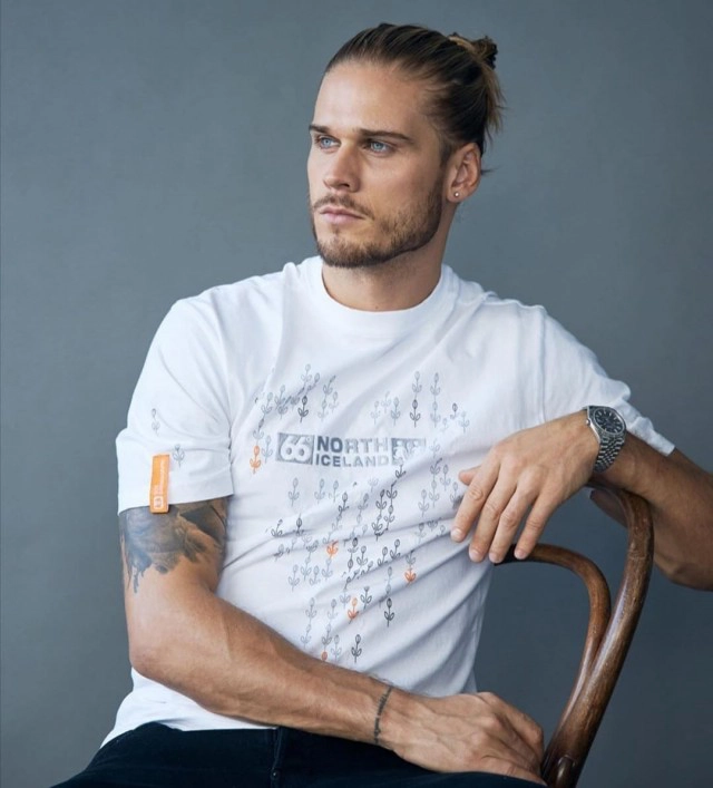 รูลิค กิสลาสัน นักเตะทีมชาติไอซ์แลนด์ หล่อถึงขนาดถูกขอร้องให้ "บริจาคสเปิร์ม"