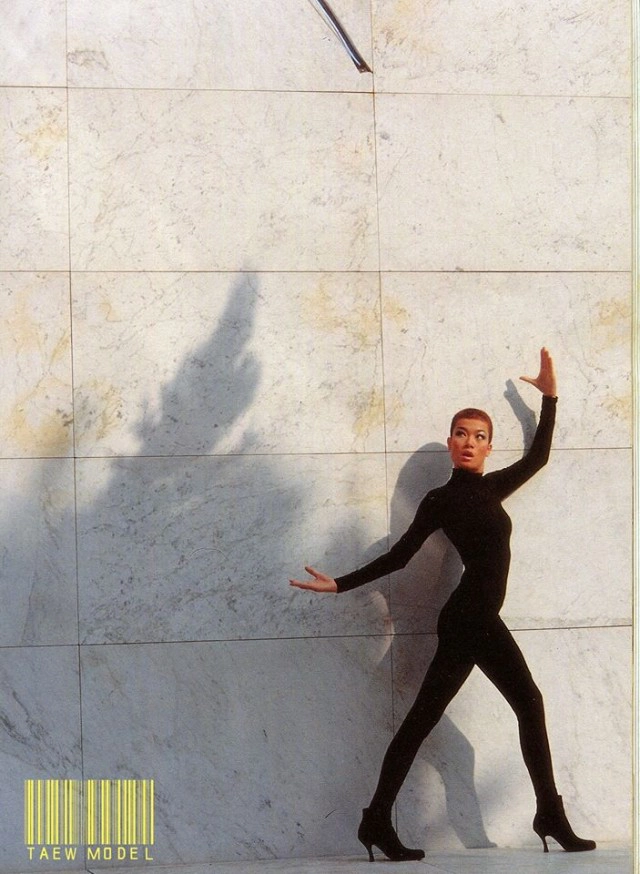 ย้อนอดีตฮือฮาของ "แอ๊นท์  ธรัญญา" โชว์ผม "สกินเฮด" ที่กรุงปารีส