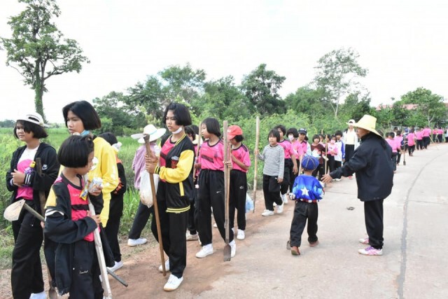 ทต.โนนสะอาด อนุรักษ์พัฒนาการปลูกหญ้าแฝกอันเนื่องมาจากพระราชดำริฯ