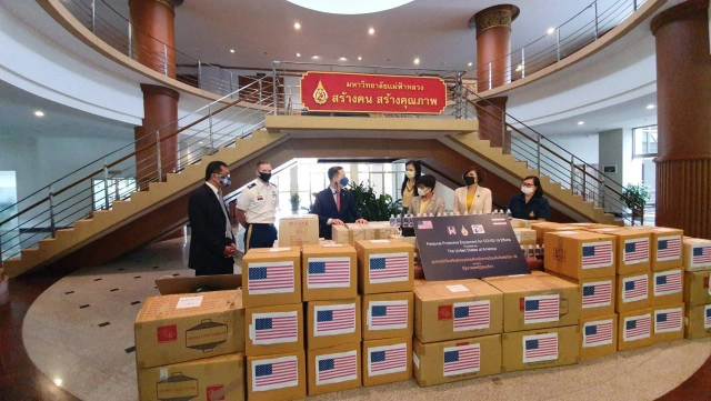 อเมริกามอบอุปกรณ์ป้องกันโควิด-ช่วยกลุ่มชาติพันธุ์