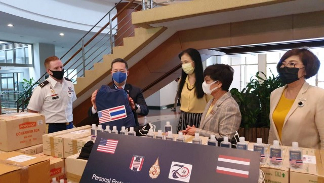 อเมริกามอบอุปกรณ์ป้องกันโควิด-ช่วยกลุ่มชาติพันธุ์