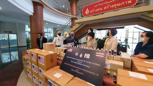 อเมริกามอบอุปกรณ์ป้องกันโควิด-ช่วยกลุ่มชาติพันธุ์