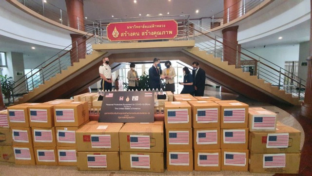 อเมริกามอบอุปกรณ์ป้องกันโควิด-ช่วยกลุ่มชาติพันธุ์