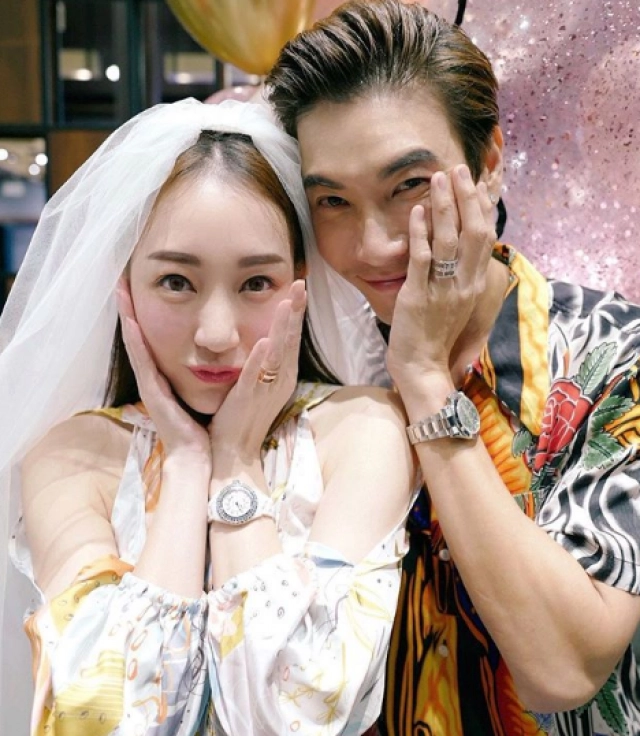 ‘ตู่  ปิยวดี’ น้ำตาคลอแฟนหนุ่ม ‘มาวิน’ เซอร์ไพรส์ขอแต่งงาน หลังคบหามา10ปี