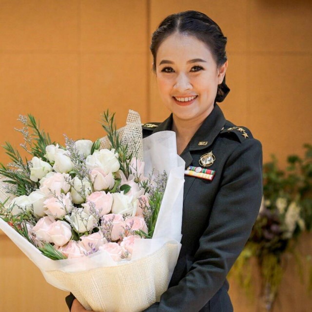 เปิดประวัติ "ผู้พันเจี๊ยบ นุสรา" อดีตผู้ประกาศข่าวช่องดัง หลังโพสต์แซะม็อบเยาวชนปลดแอก