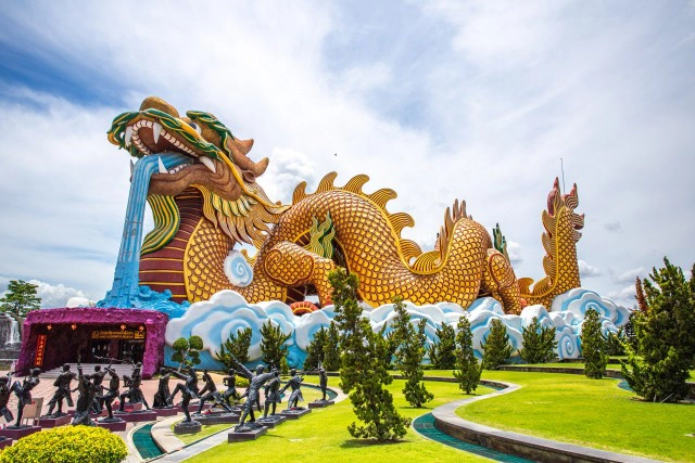 สุขใจพาเช็คอินสุพรรณ...ชาตินี้ต้องม๋า