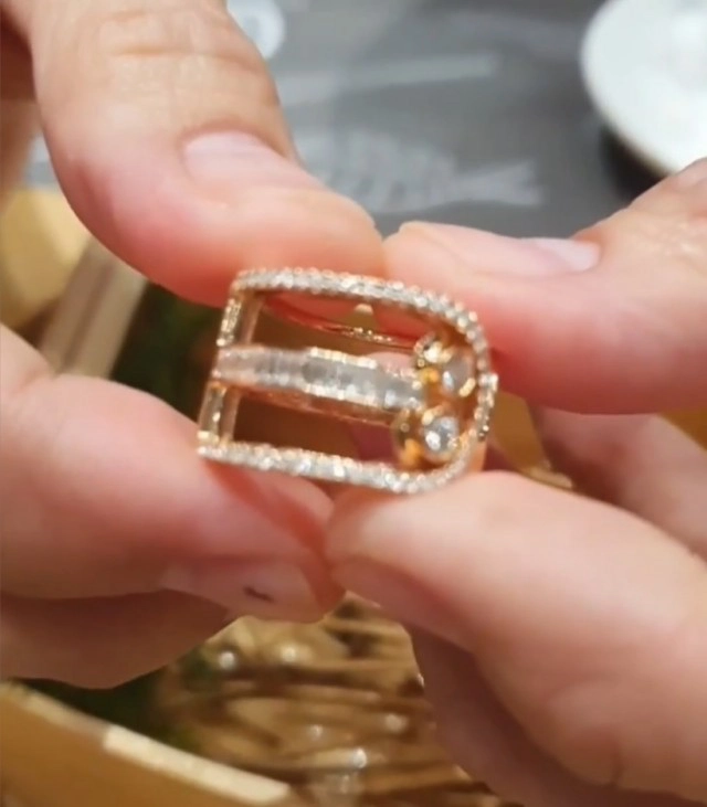 ‘ตู่  ปิยวดี’ น้ำตาคลอแฟนหนุ่ม ‘มาวิน’ เซอร์ไพรส์ขอแต่งงาน หลังคบหามา10ปี