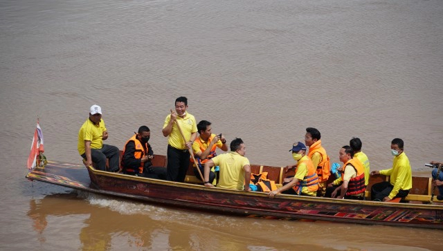จัดเที่ยวสัมผัสวิถีชีวิตจับปลาในแม่น้ำโขง