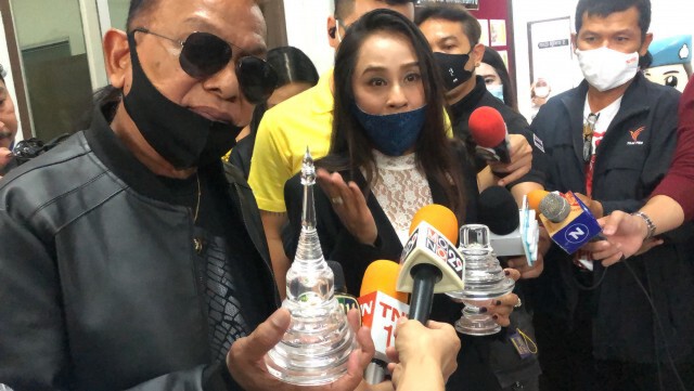 "ช.อ้น ณ บางช้าง" ถูกตุ๋น 2 แสน บูชา "หินกรวด"