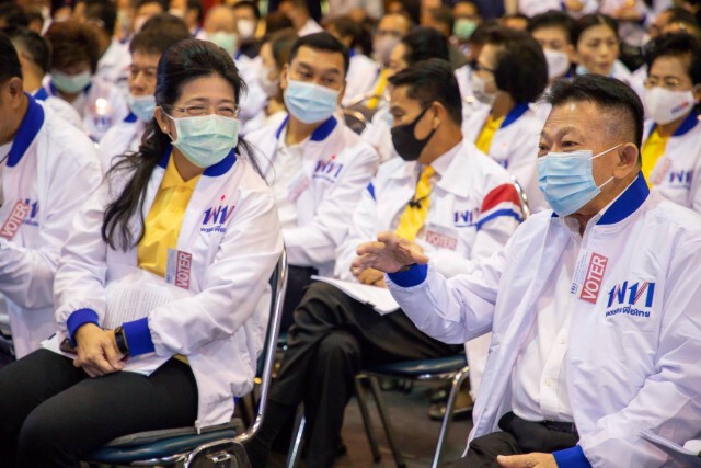 เพื่อไทยประชุมปรับทัพเตรียมพร้อมสู้เลือกตั้งรอบหน้า