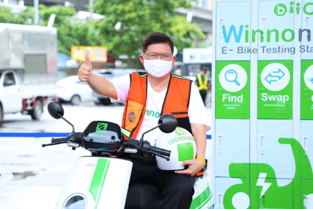 "ดร.สุวิทย์" ถอดเสื้อ "รมต." สวมเสื้อวิน ร่วมโปรโมทวินปลดหนี้