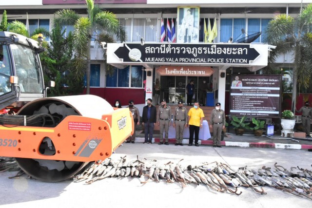 ทำลายทิ้งกว่า 300 ท่อรถ แต่งซิ่งดัดแปลงผิดกม.