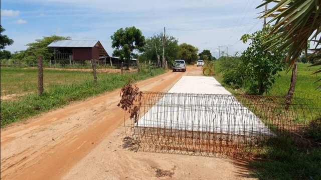 ร้องผู้รับเหมาทำถนนทิ้งงานนานนับเดือน