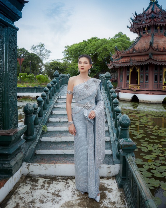‘แอน สิเรียม’ ในลุคชุดไทยสวยสง่าฟาดตาแตก!