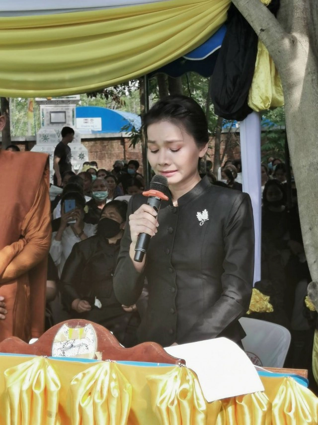 ‘ต่าย อรทัย’ สุดอาลัยส่งยายขึ้นสวรรค์