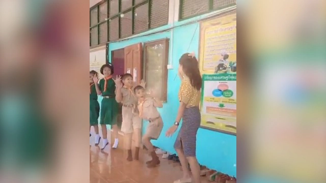 ครูสาว นักเรียน อัดคลิปเมาคลีล่าสัตว์สนั่นโซเชียล