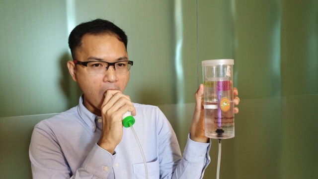 ม.นเรศวร เจ๋ง! พัฒนาเครื่องฝึกสมรรถภาพการหายใจ
