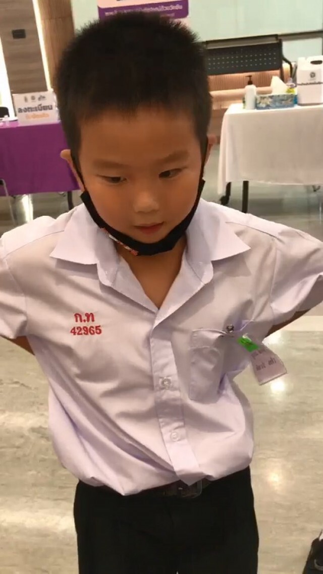 คลิปไวรัลสุดน่ารัก "น้องลาวา" เด็กป.1 เกลี้ยกล่อมเพื่อนให้ยอมฉีดยา