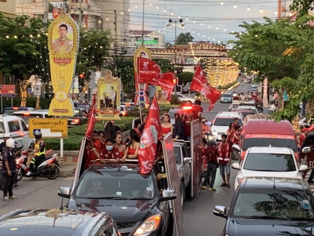นายอำเภอหัวหิน ร่วมทัพ"หงส์แดง"ฉลองแชมป์พรีเมียร์ลีก
