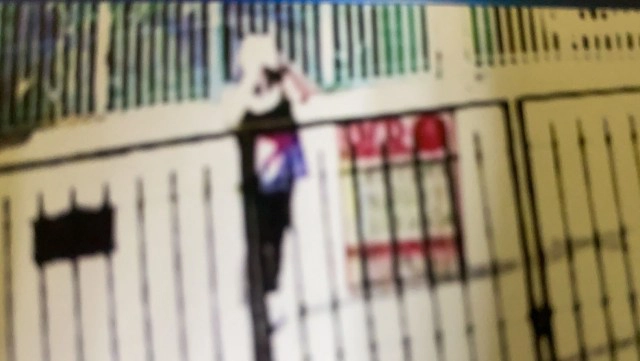 สุดแสบแอบติดป้ายประกาศขายบ้านคนอื่น