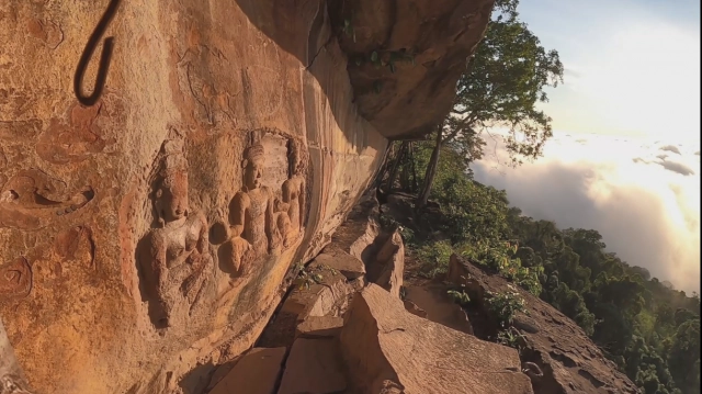 ชมความงามหมอกหนาบนผามออีแดง