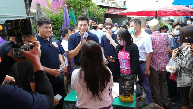 "ธนาธร"เปิดตัวผู้สมัครชิงเก้าอี้นายก อบจ.พิษณุโลก