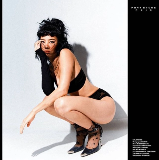 "คริส หอวัง" ถ่ายแบบแฟชั่นเผ็ดจนตาค้างเพราะท่อนล่างซีทรู