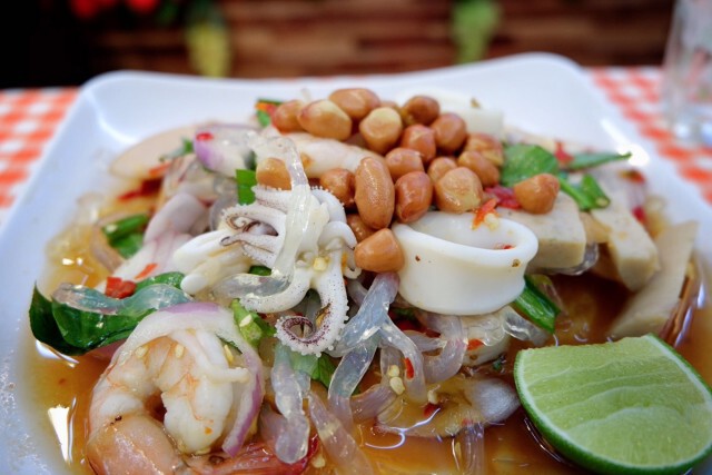 แซ่บซี๊ด!! เบากระเป๋า ‘เจ้อ้วนยำ ตำระเบิด’ราม 2